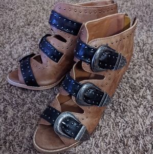 NWOT Buckle peep toe heels